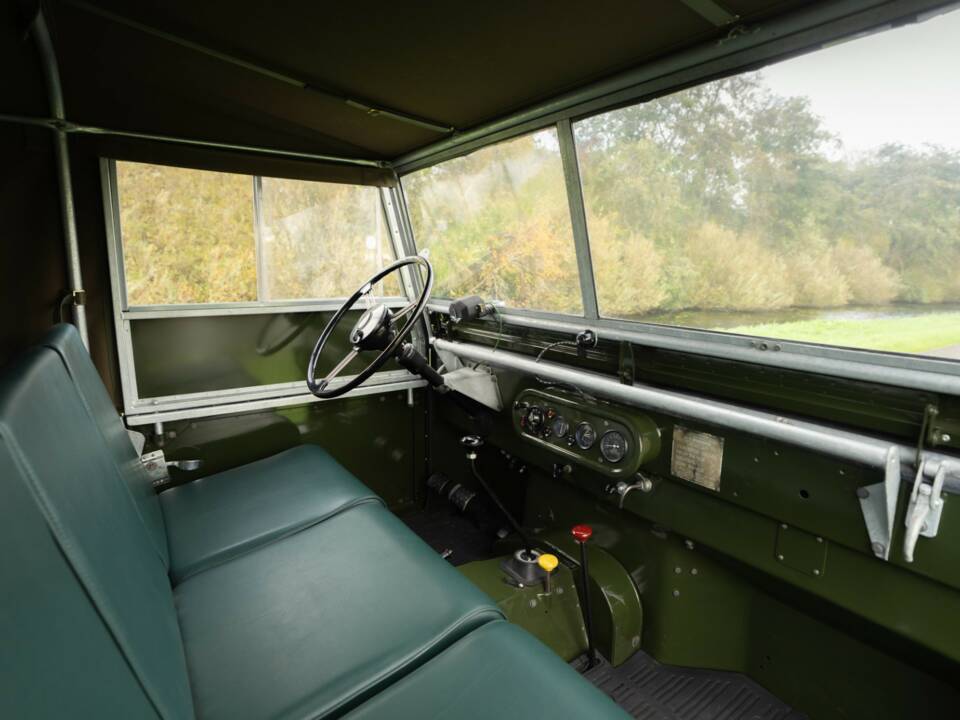 Image 47/50 of Land Rover 80 (1952)