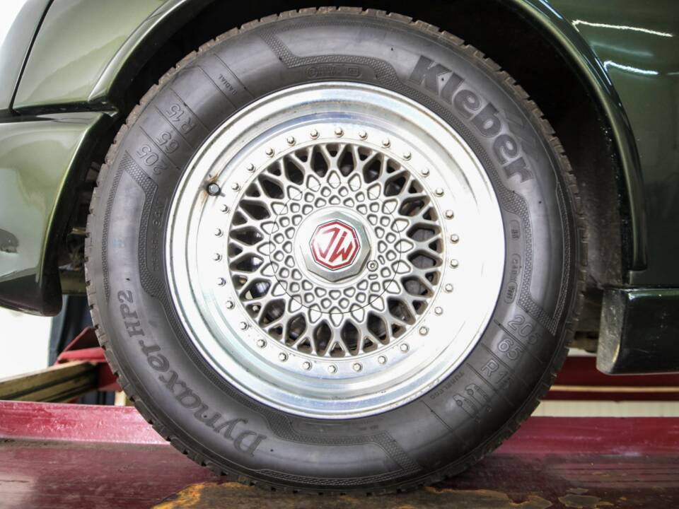 Immagine 50/50 di MG RV8 (1994)