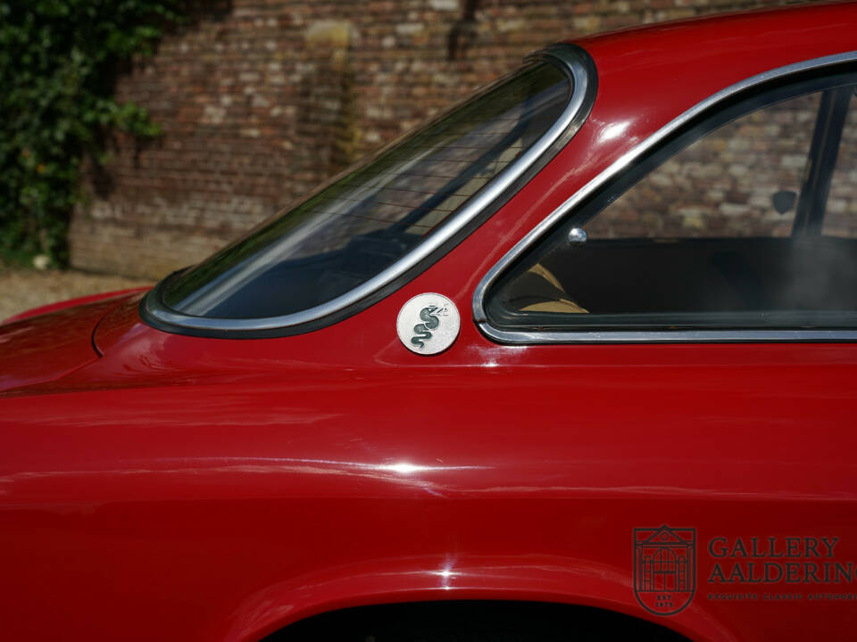 Image 49/50 de Alfa Romeo Giulia 1300 GT Junior (1975)