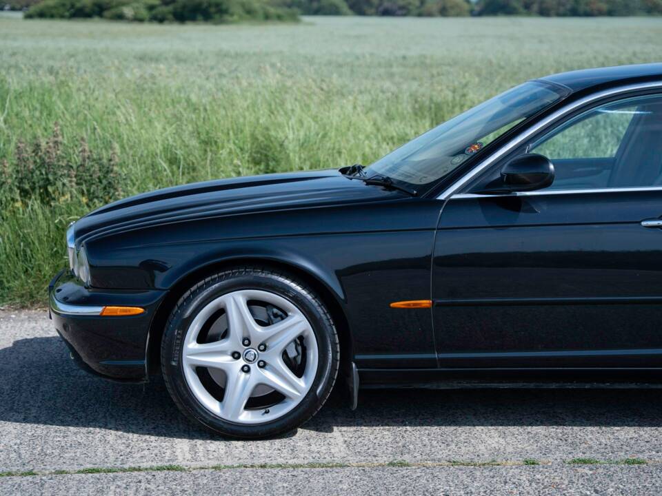 Obraz 42/50 pojazdu Jaguar XJR Super V8 (2004)