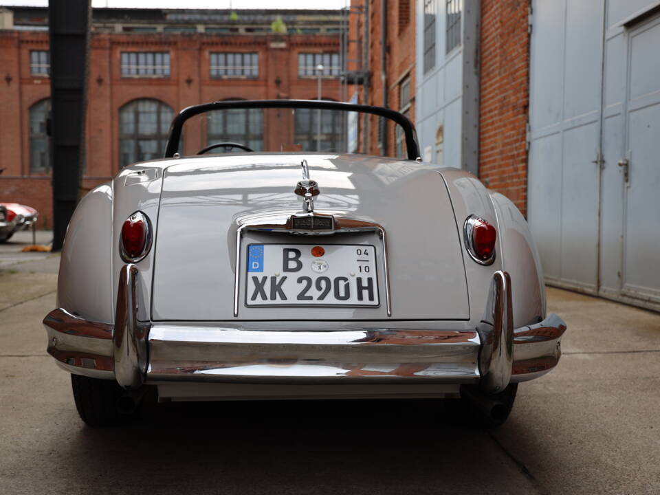 Image 5/91 of Jaguar XK 150 OTS (1958)