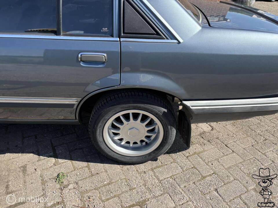 Image 17/35 de Opel Rekord 2,0 E (1985)