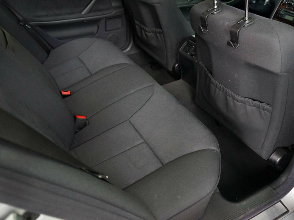 Bild 19/38 von Mercedes-Benz E 200 Kompressor (2001)
