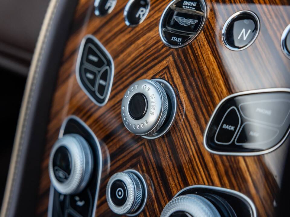 Bild 48/79 von Aston Martin DB 9 GT Volante (2017)