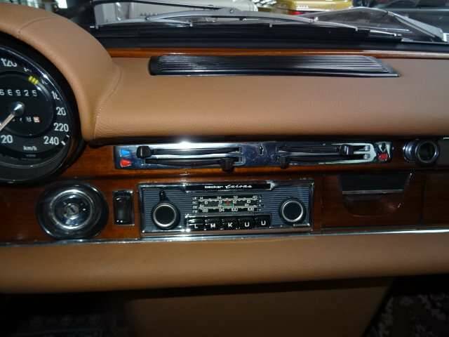 Image 11/32 de Mercedes-Benz 280 SE 3,5 (1971)