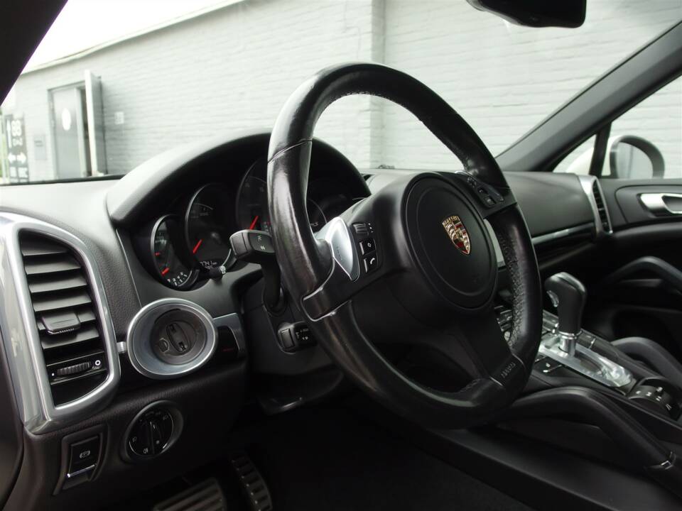 Bild 59/99 von Porsche Cayenne S (2010)