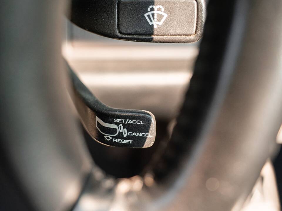 Image 37/48 of Porsche 911 Carrera 4 (1992)