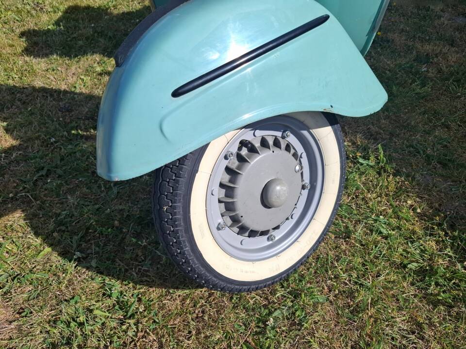 Image 37/48 of Bajaj DUMMY (1993)