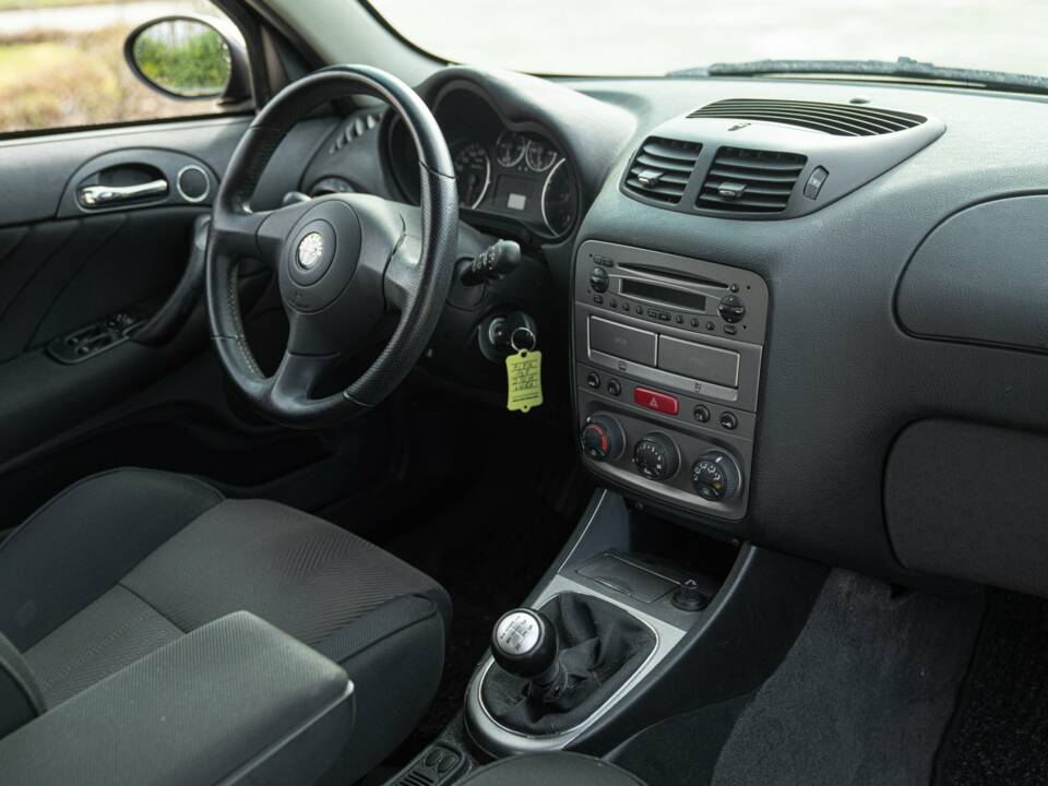 Image 20/50 of Alfa Romeo 147 1.9 JTD (2007)