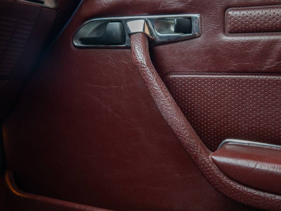 Afbeelding 40/50 van Mercedes-Benz 560 SL (1986)