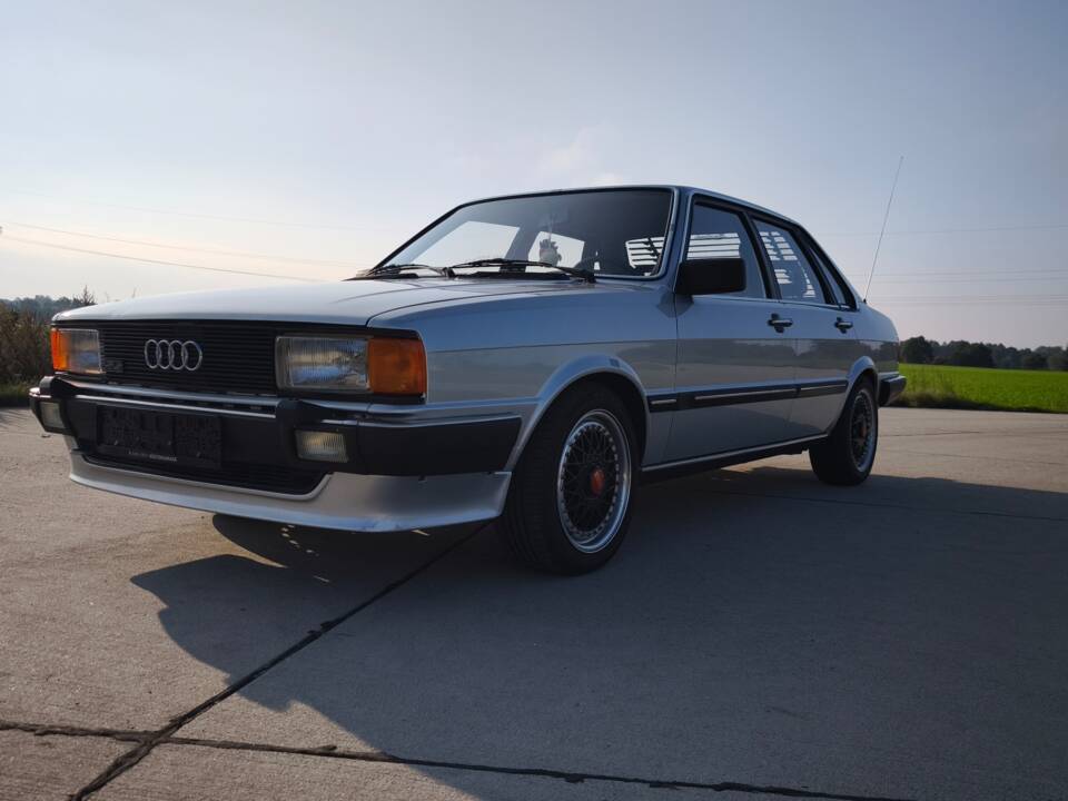 Image 33/94 de Audi 80 CD 5S (1982)