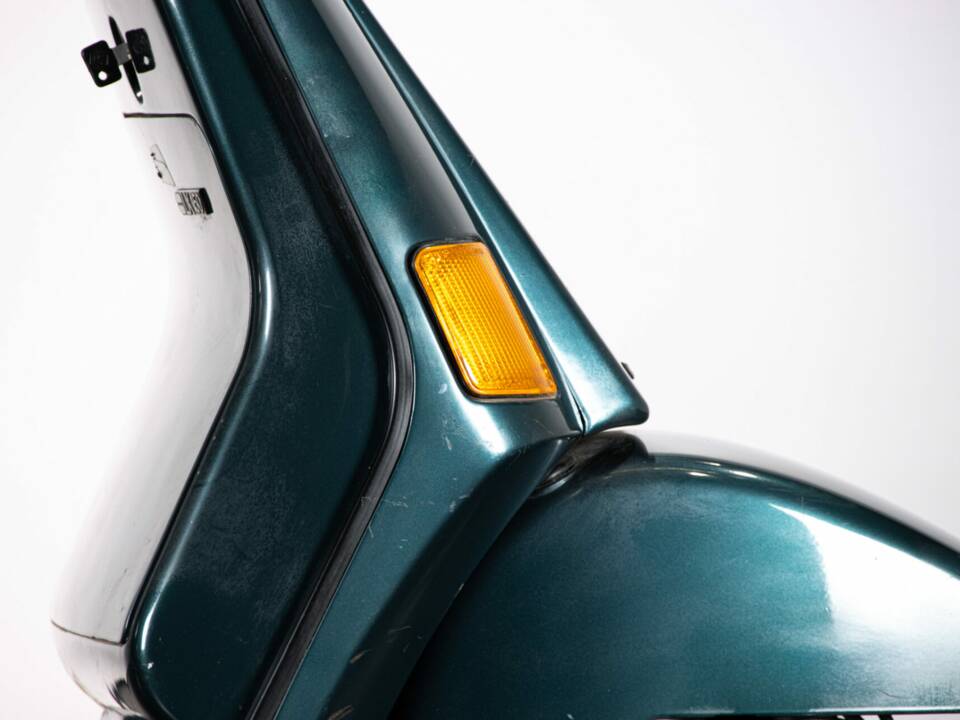 Bild 31/50 von Piaggio Vespa Cosa 150 (1990)