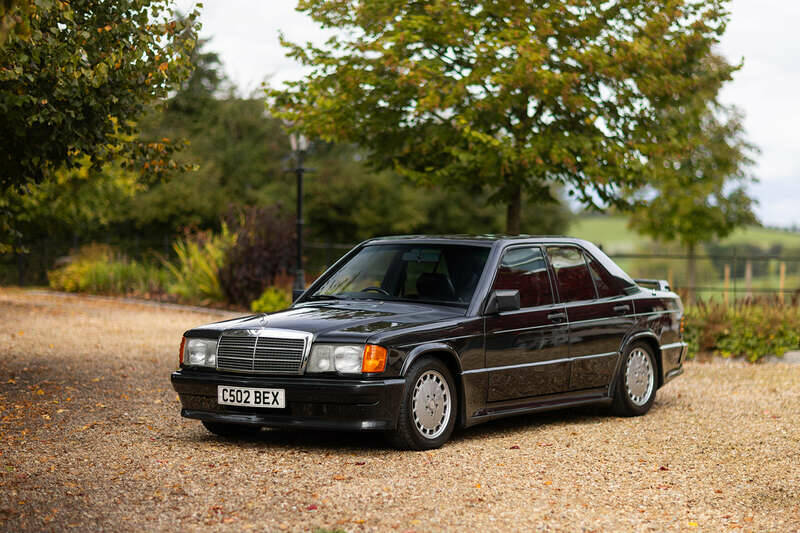 Image 37/50 de Mercedes-Benz 190 E 2.3-16 (1985)