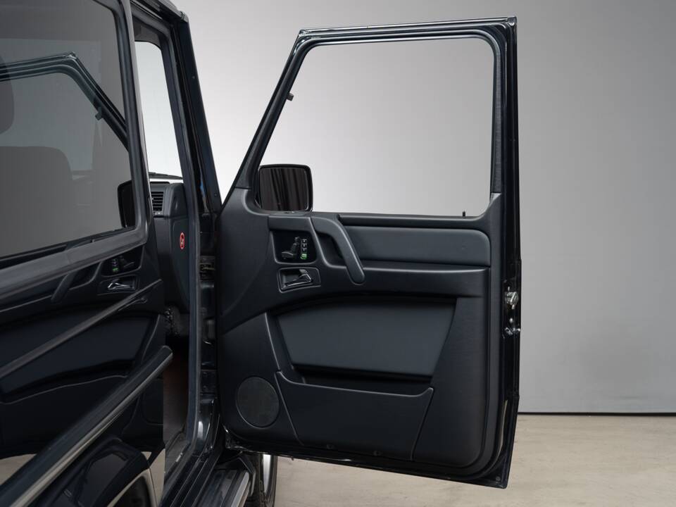 Immagine 19/36 di Mercedes-Benz G 500 (SWB) (2011)