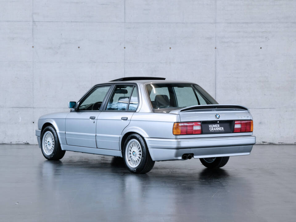 Image 3/22 de BMW 325i (1988)