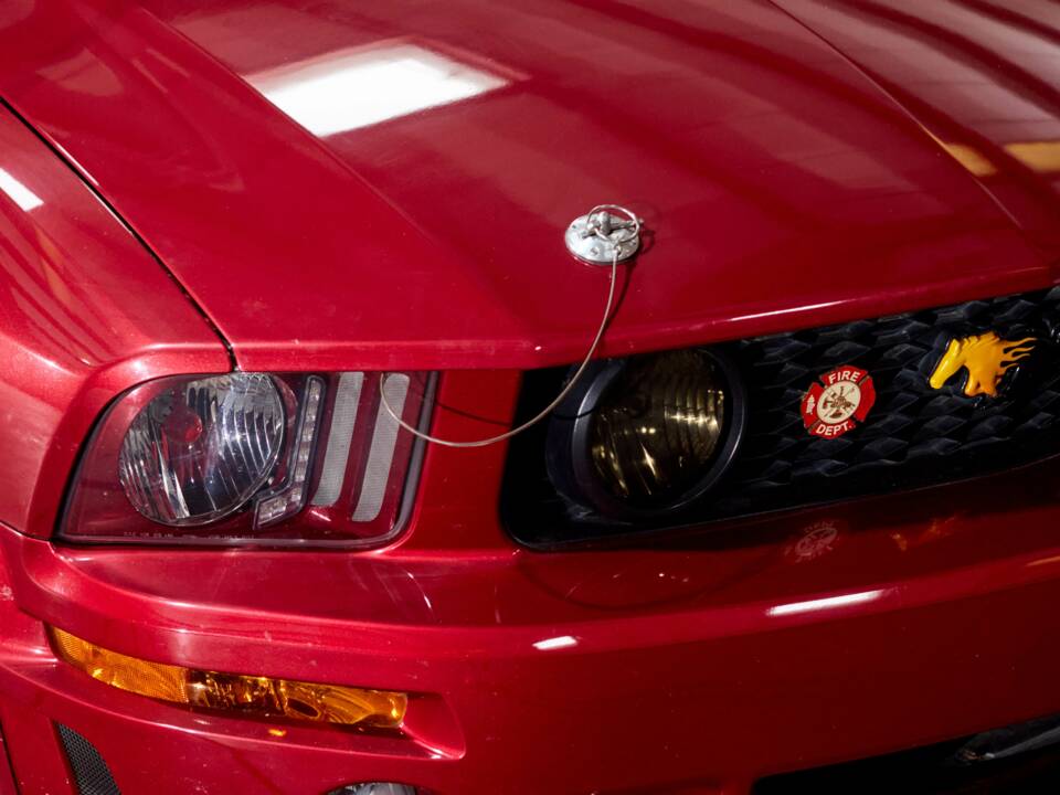 Image 36/68 of Ford Mustang GT (2005)