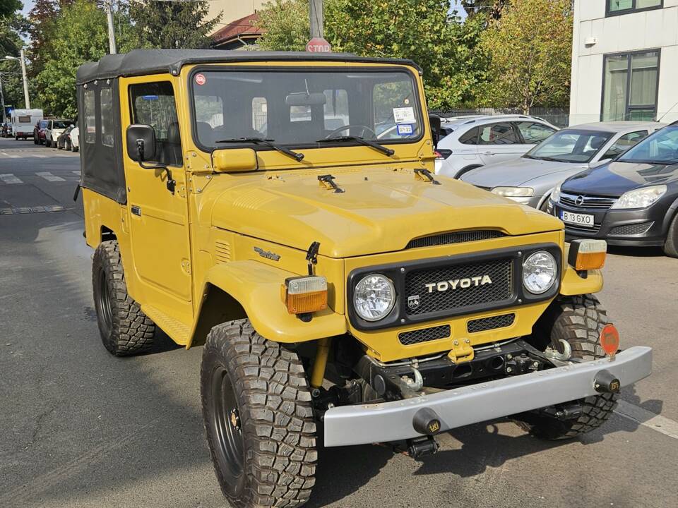 Image 4/5 of Toyota Land Cruiser FJ 43 (1981)