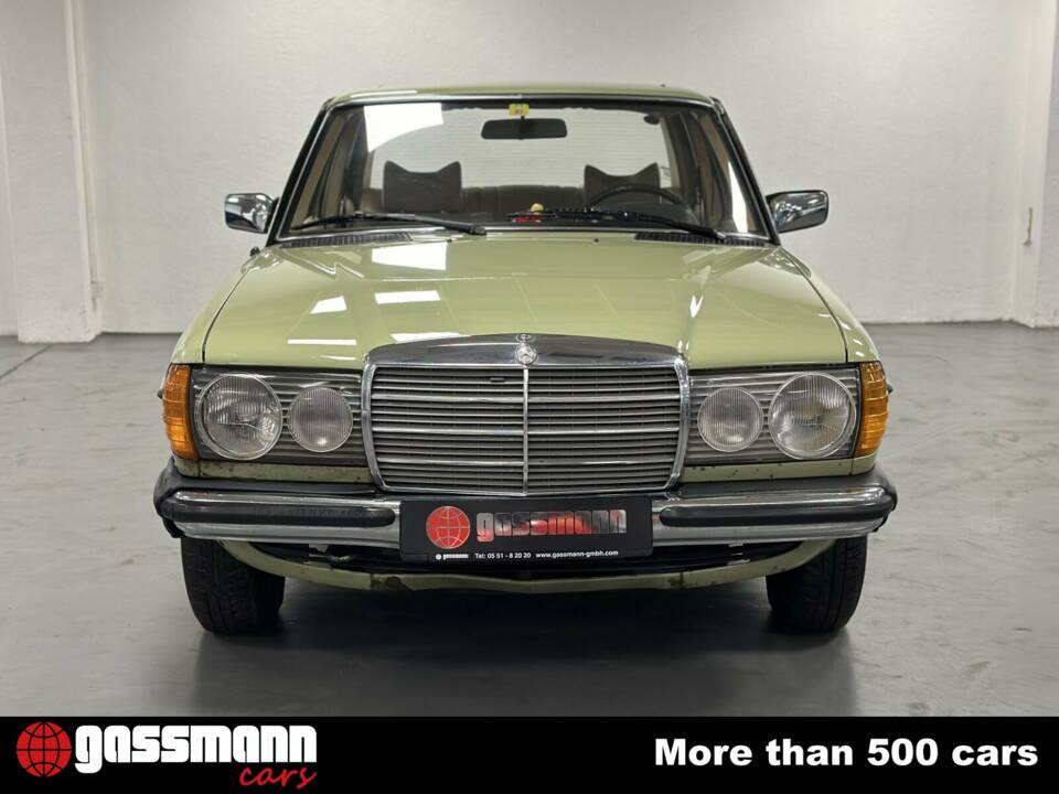 Image 2/15 de Mercedes-Benz 200 D (1978)