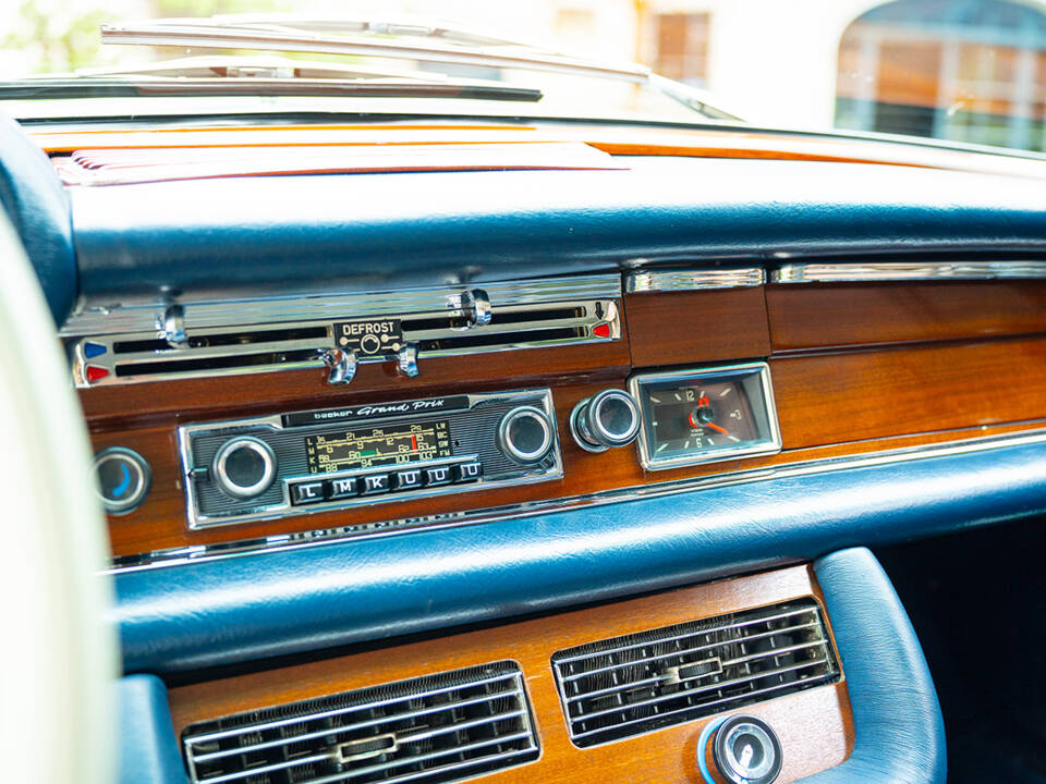 Image 38/48 of Mercedes-Benz 280 SE (1969)