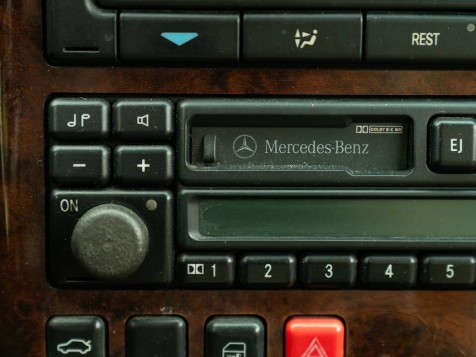 Immagine 46/50 di Mercedes-Benz SL 500 (1998)