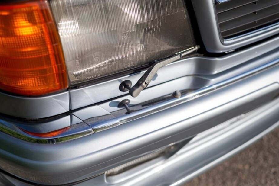 Image 60/100 of Mercedes-Benz 500 SEL (1983)