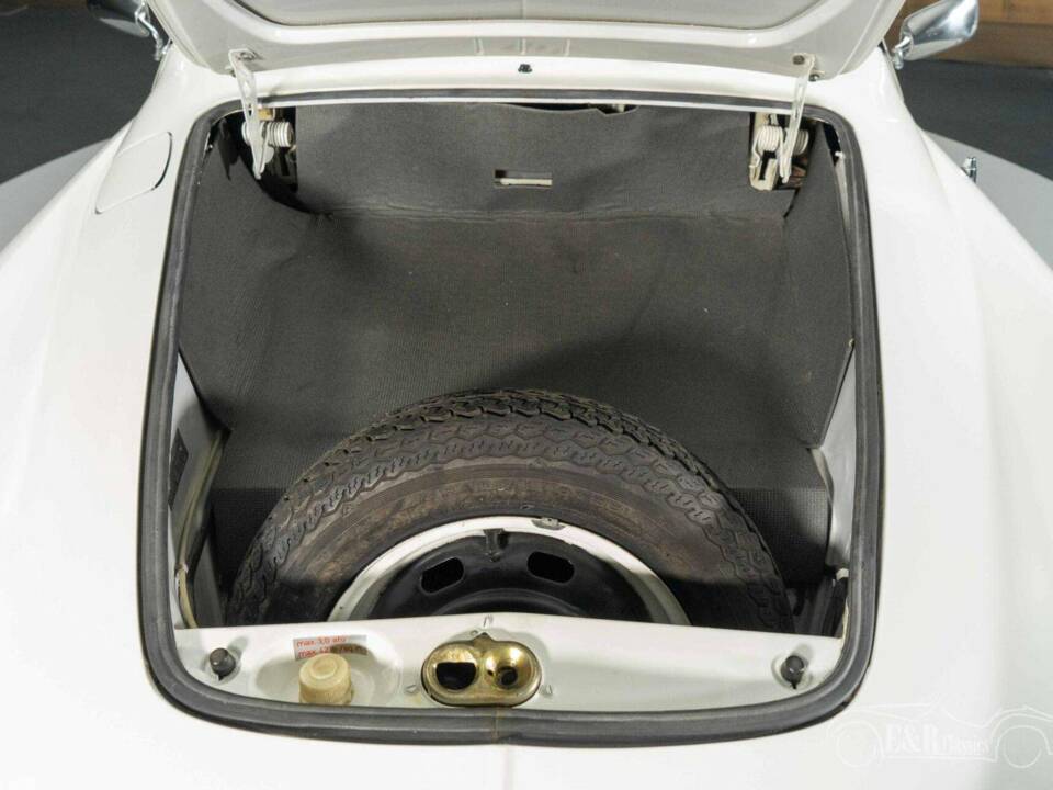 Image 6/29 of Volkswagen Karmann Ghia 1500 (1969)