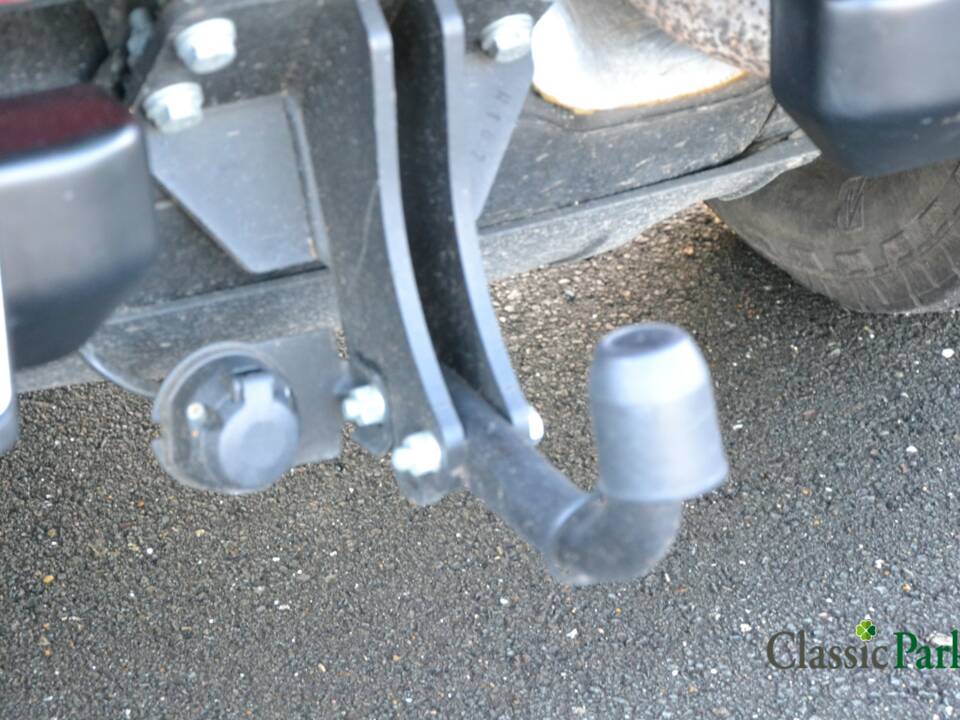 Image 45/50 of Mercedes-Benz 200 GE (SWB) (1987)