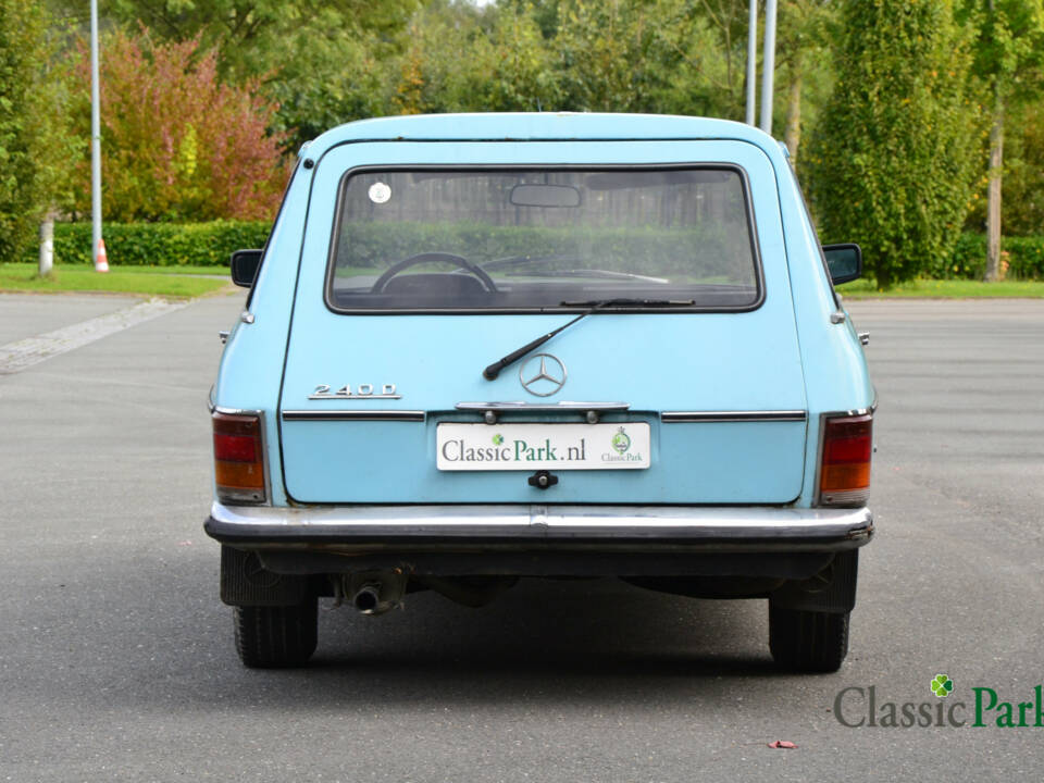 Afbeelding 4/50 van Mercedes-Benz 220 D (1974)