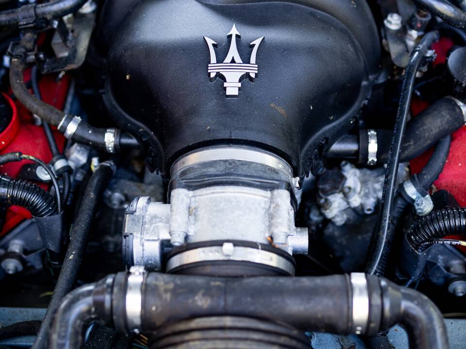 Immagine 31/36 di Maserati GranCabrio 4.7 (2010)