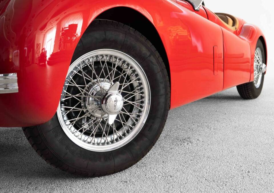 Image 9/30 of Jaguar XK 120 SE OTS (1953)