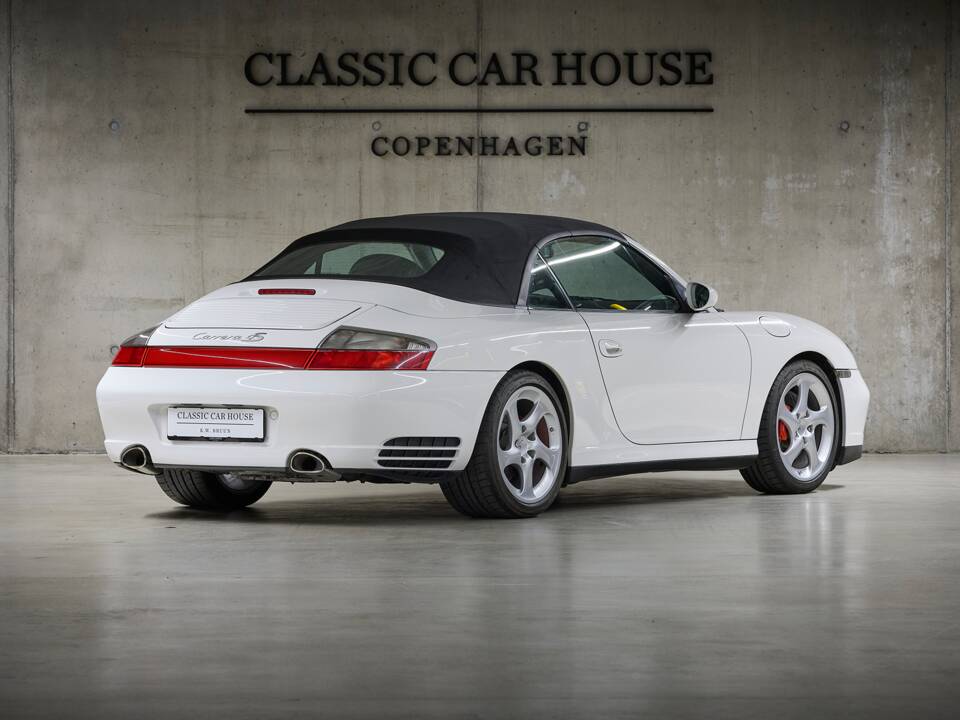 Imagen 24/98 de Porsche 911 Carrera 4S (2004)