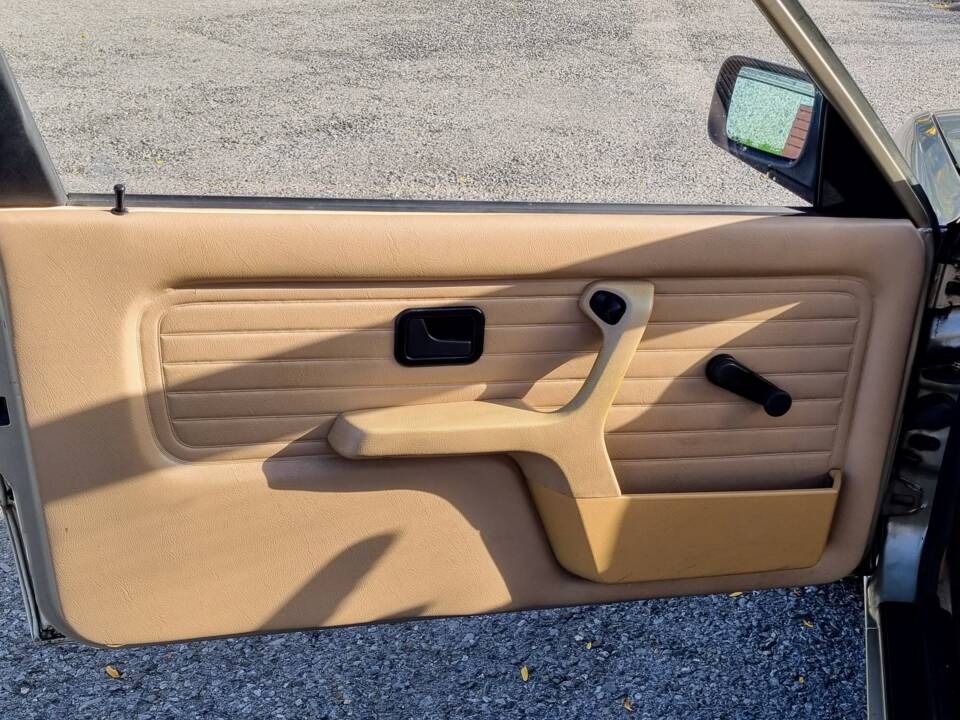 Immagine 10/21 di BMW 318i (1989)