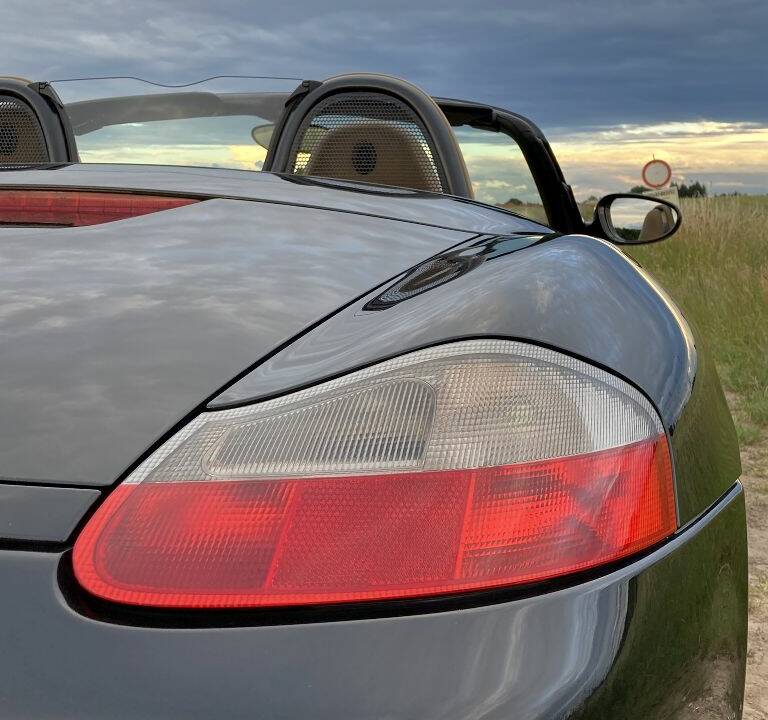 Image 20/25 of Porsche Boxster (1998)