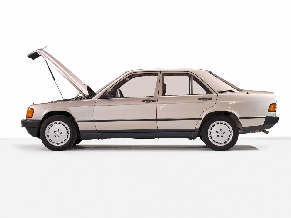 Image 5/13 of Mercedes-Benz 190 E (1987)