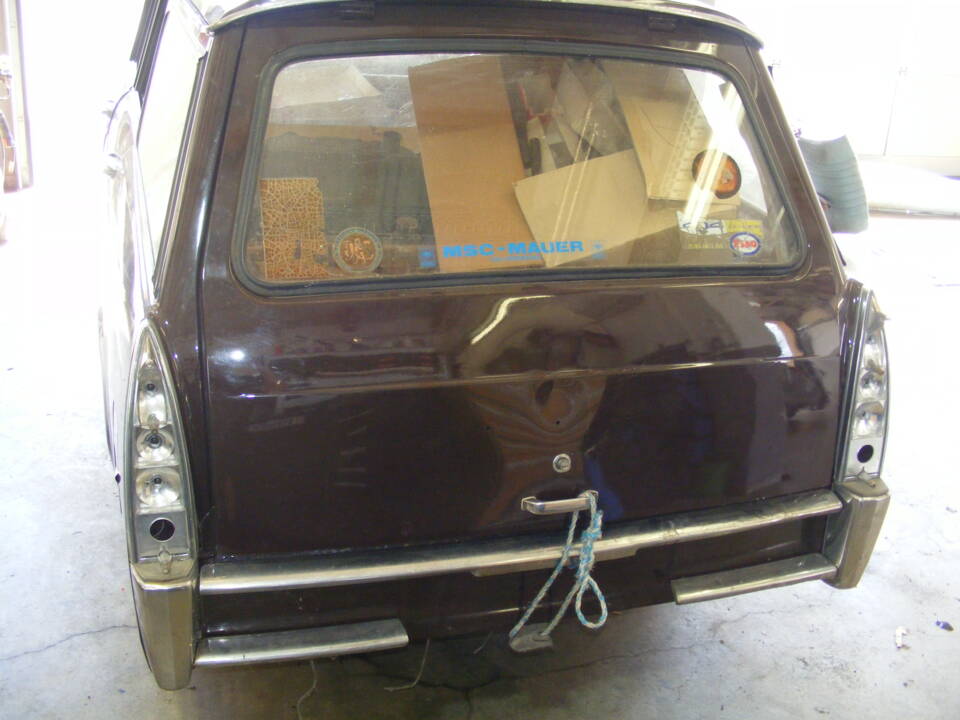 Image 20/20 of Peugeot 404 Break (1970)