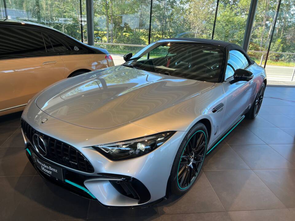 Image 14/56 of Mercedes-AMG SL 63 4MATIC+ &quot;Motorsport Collectors Edition&quot; (2024)