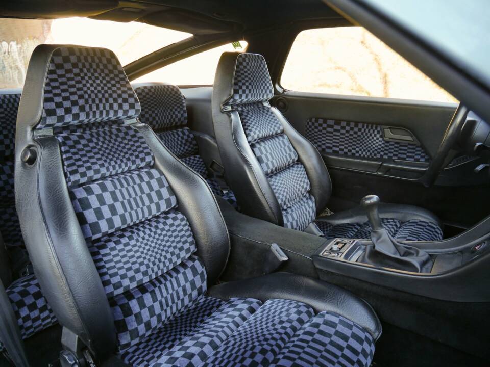 Immagine 26/31 di Porsche 928 (1978)