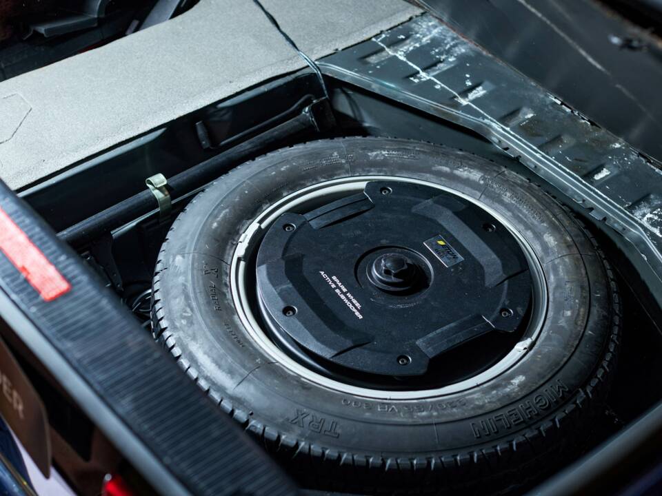 Bild 35/43 von Mercedes-Benz 380 SE (1984)