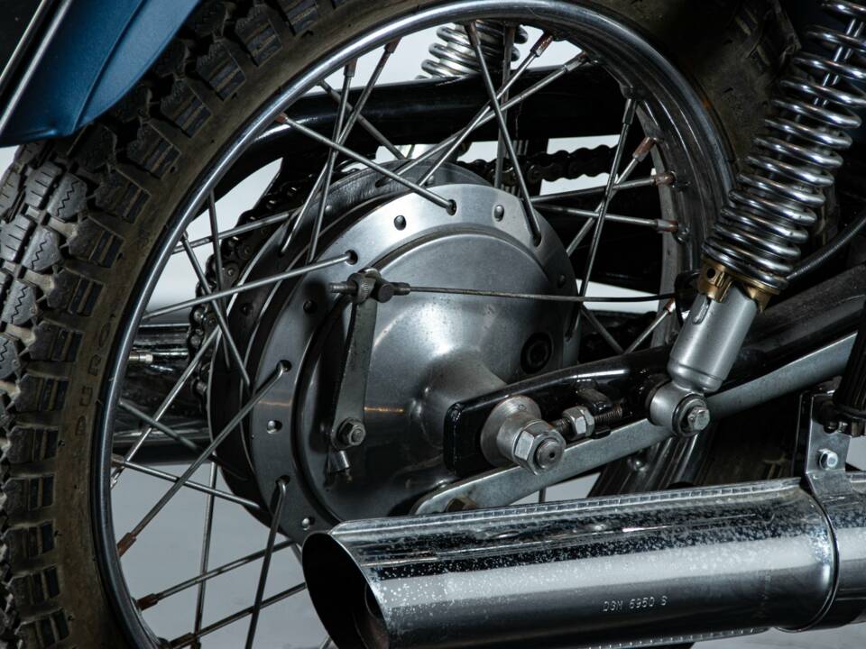Bild 41/50 von Aermacchi Harley-Davidson DUMMY (1971)
