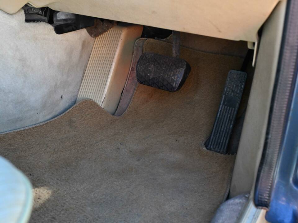 Bild 24/50 von Mercedes-Benz 280 CE (1983)