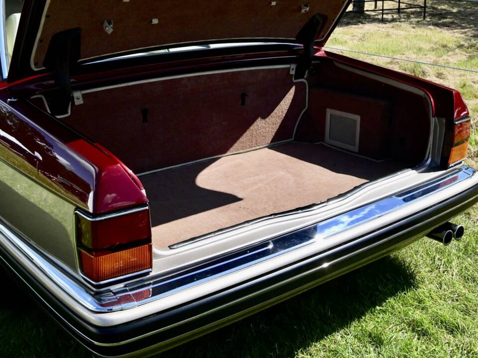 Image 38/50 of Rolls-Royce New Silver Dawn (1997)