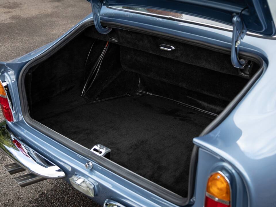 Imagen 41/43 de Aston Martin DB 6 Vantage (1967)