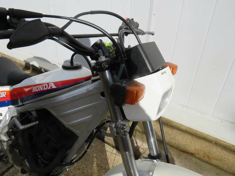 Image 5/33 of Honda TLR 250 (1986)