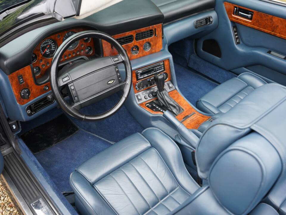 Image 3/50 of Aston Martin Virage Volante (1994)