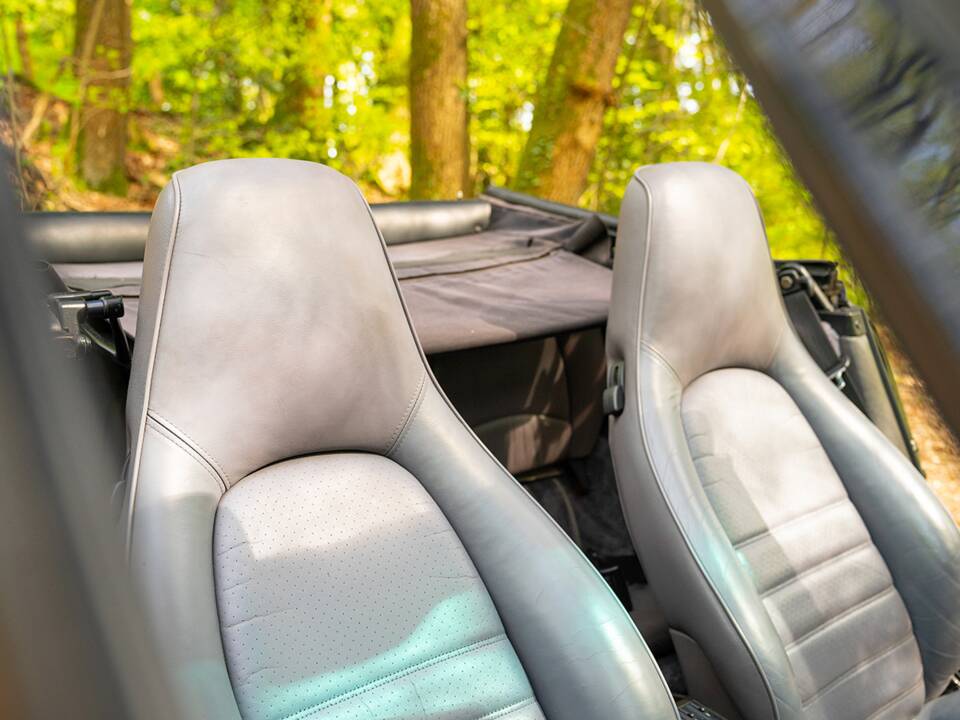 Immagine 30/47 di Porsche 911 Carrera (1994)