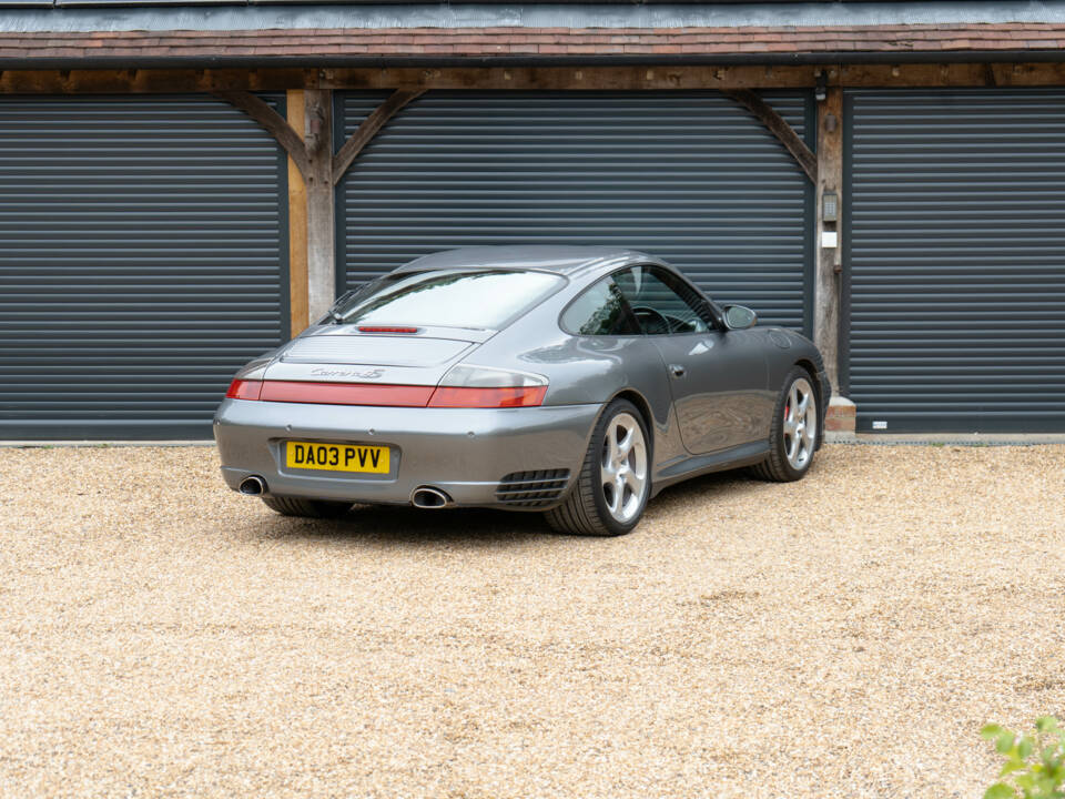 Image 27/50 of Porsche 911 Carrera 4S (2003)