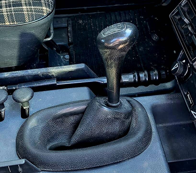 Image 15/18 of Mercedes-Benz 300 GD (SWB) (1987)