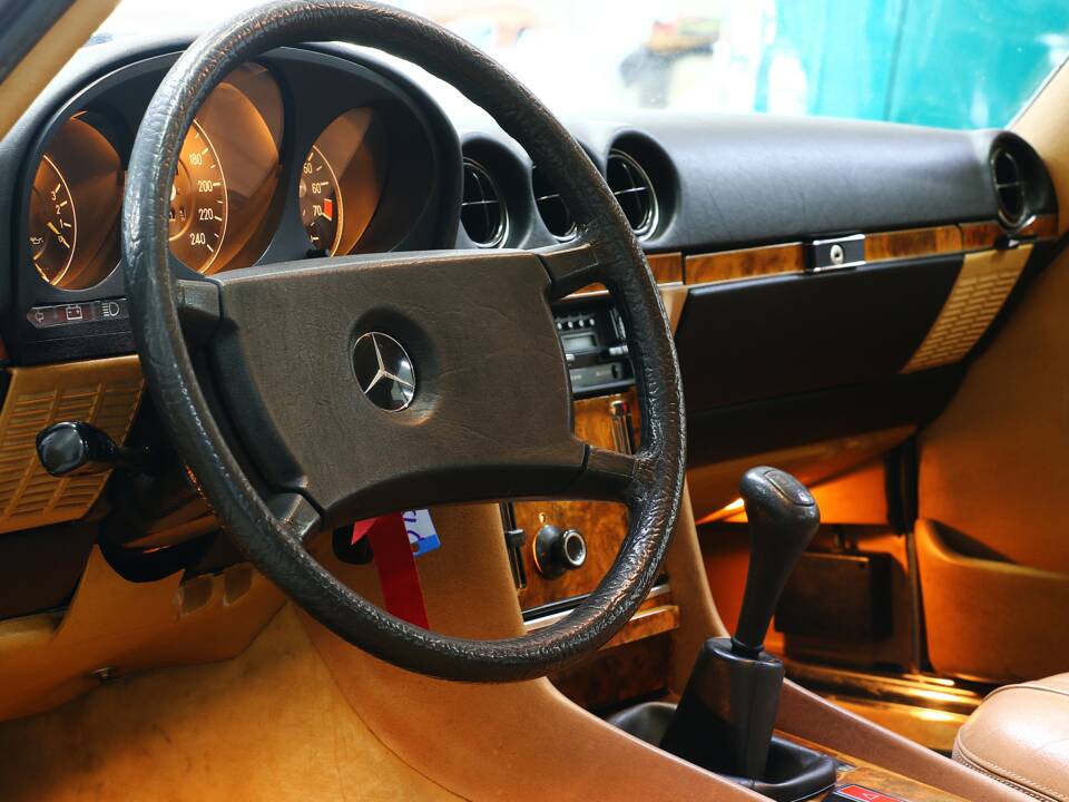 Afbeelding 17/25 van Mercedes-Benz 280 SLC (1980)