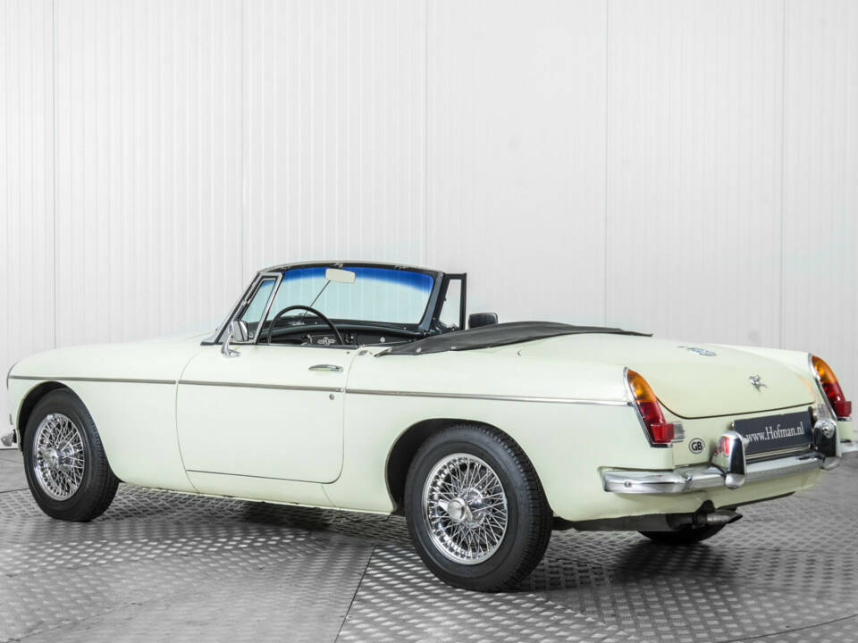 Afbeelding 6/50 van MG MGB (1968)