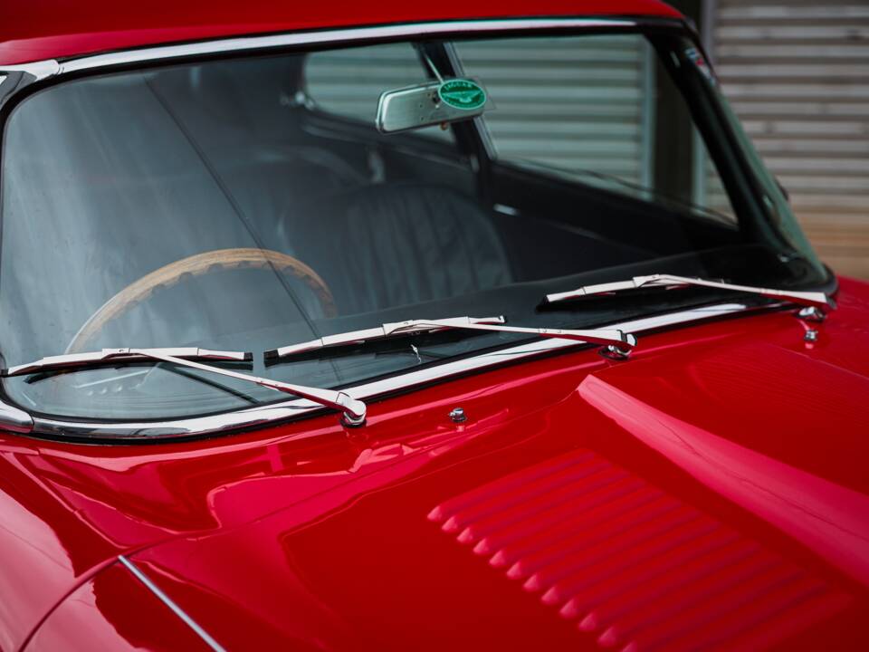 Image 12/46 of Jaguar E-Type (2+2) (1966)